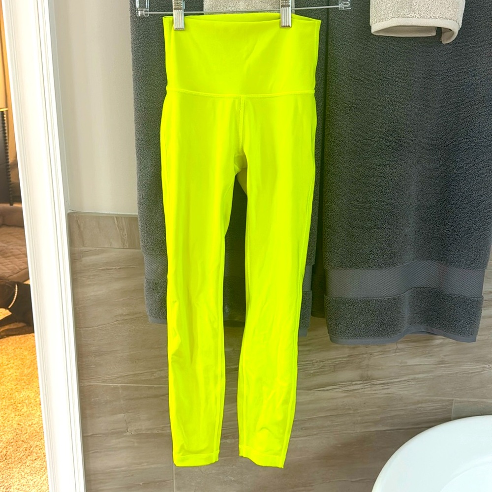 Lululemon size 2 workout pants